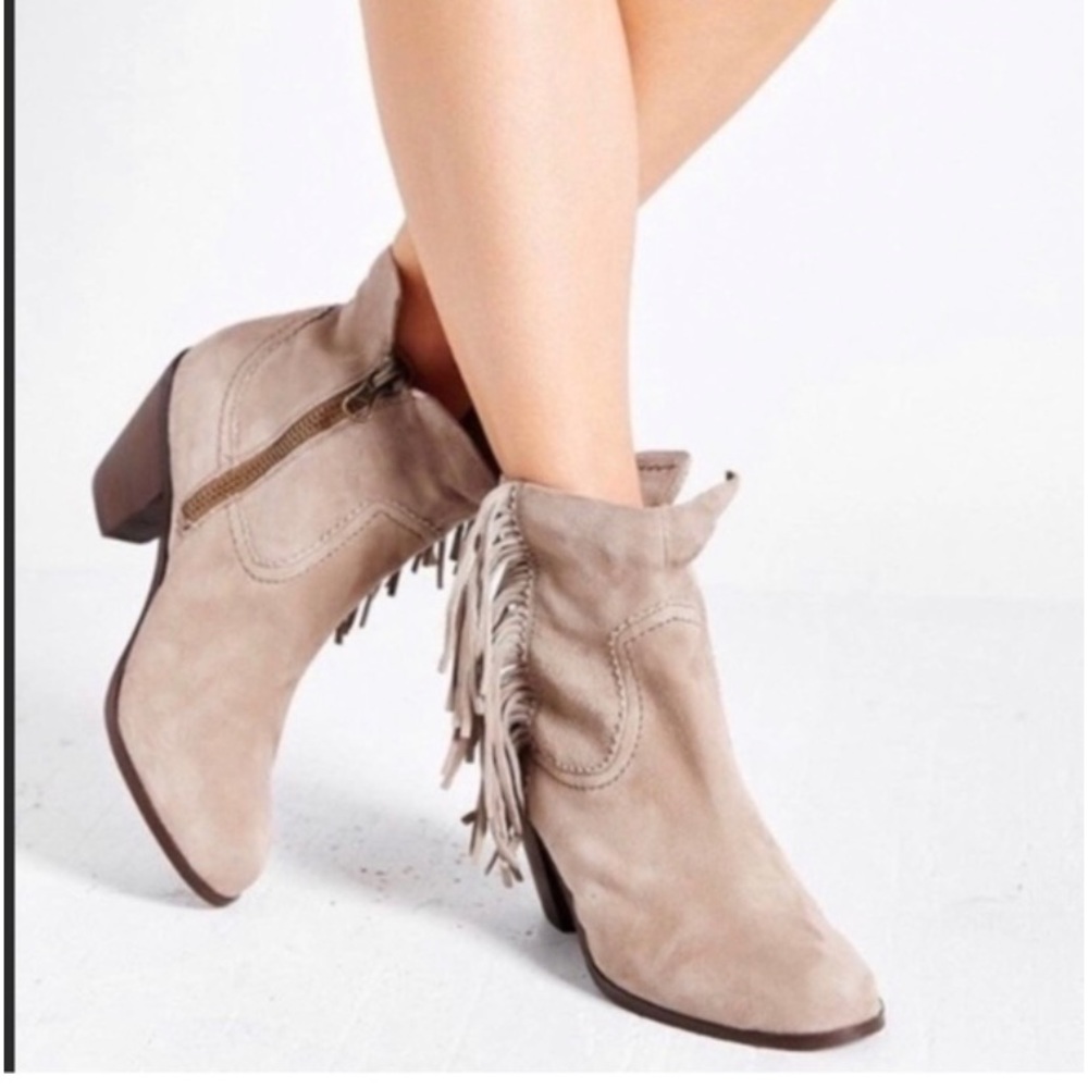 Sam Edelman✨Louie Fringe Ankle Bootie- Taupe Suede